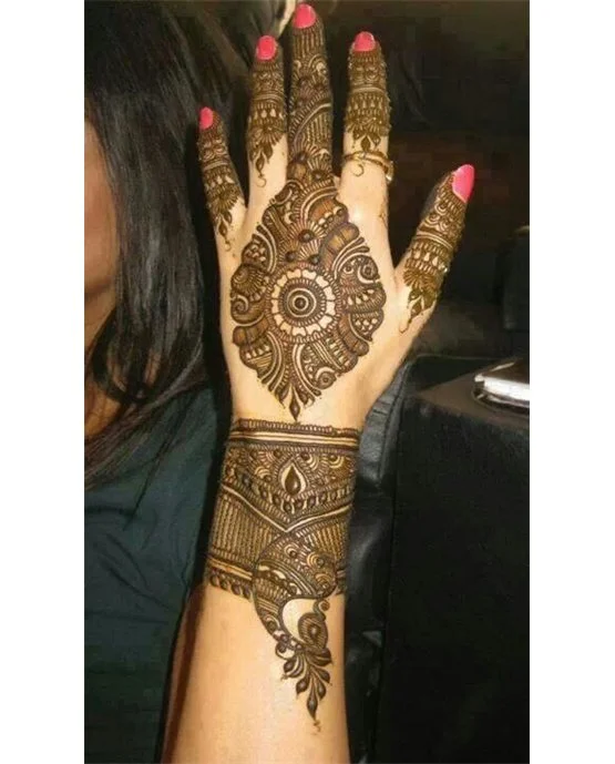 Stunning Design Blending Into Curves Back Hand Mehndi Design Stunning Design Blending Into Curves Back Hand Mehndi Design